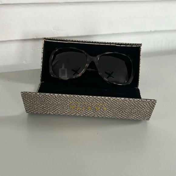 La Vita by Price Revaux Tortoise Sunglasses w/Case - Picture 4 of 11